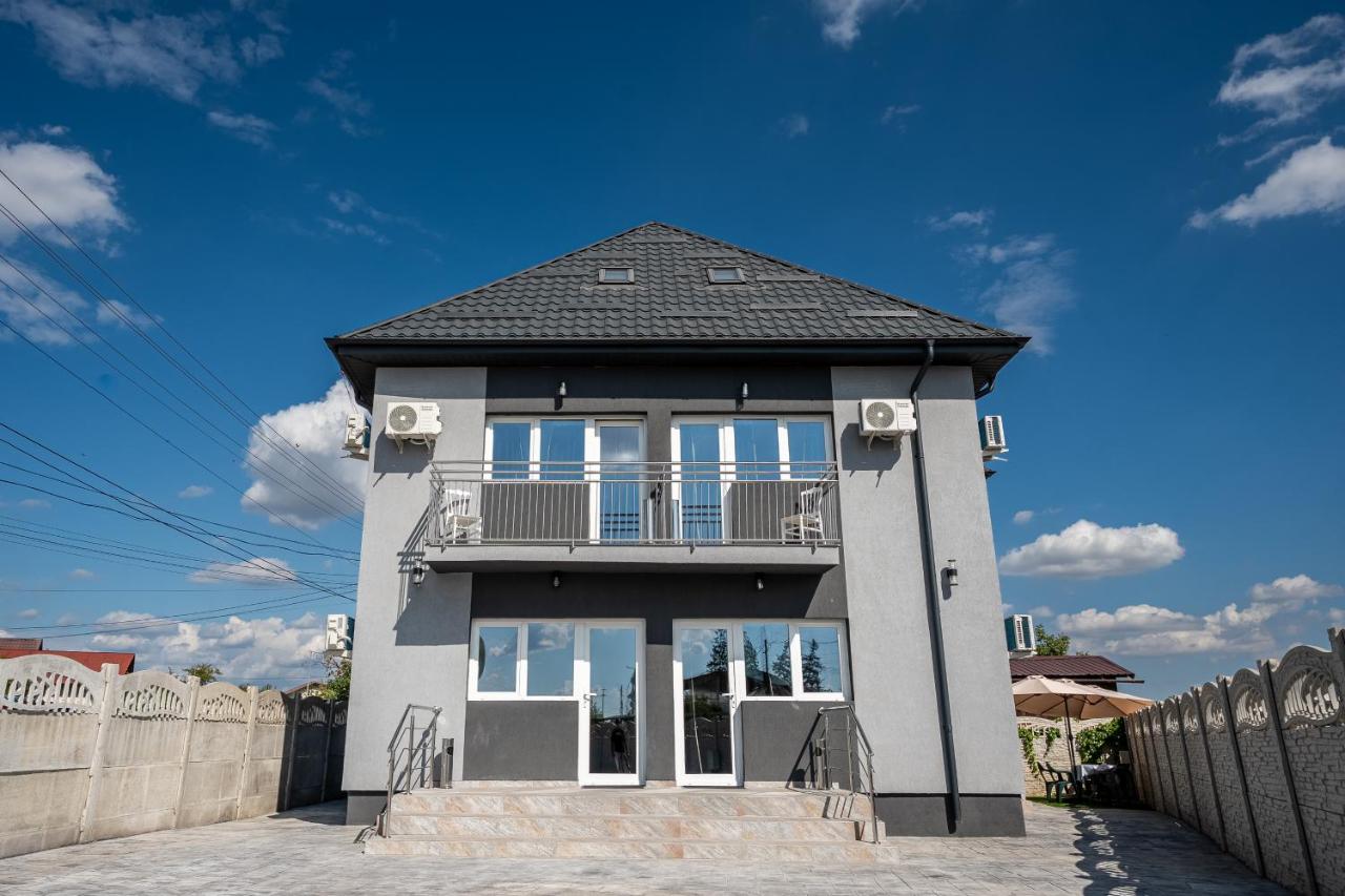 FLH - Erik House - Ferienwohnung Bărcăneşti
