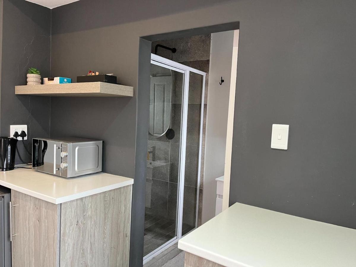 Comfort Queen Room