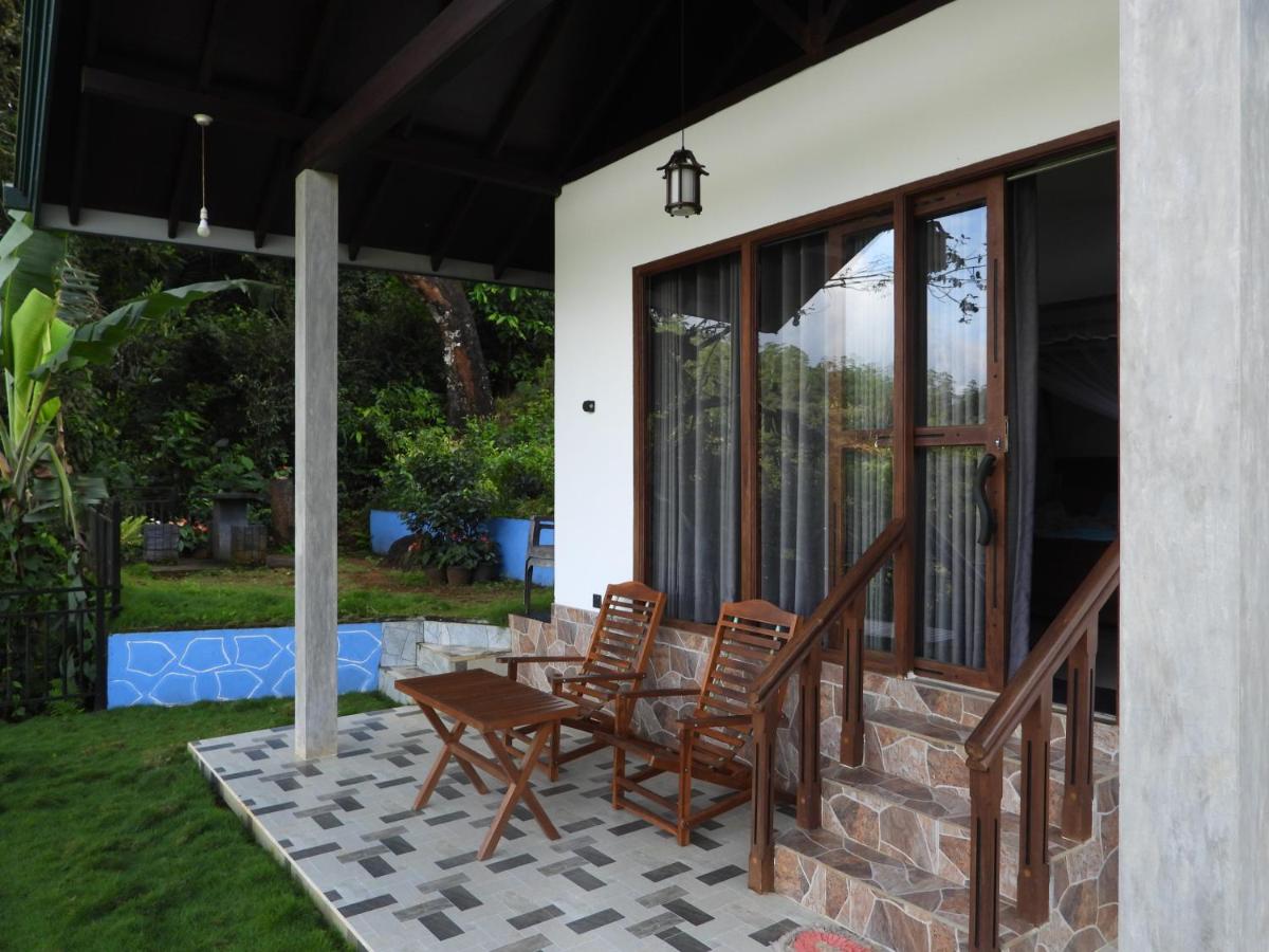 Rainforest Border Edge - Bed and Breakfast Deniyaya