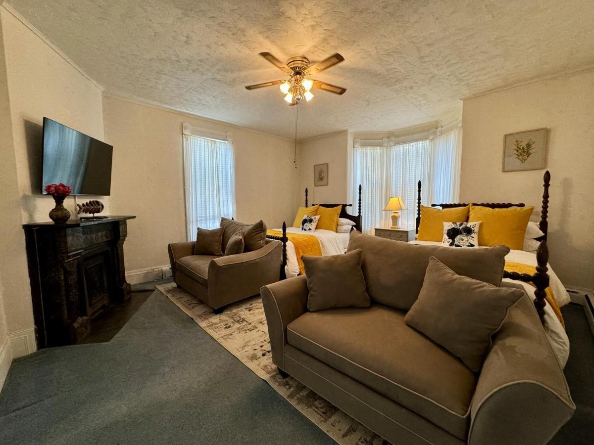 Two-Bedroom Suite