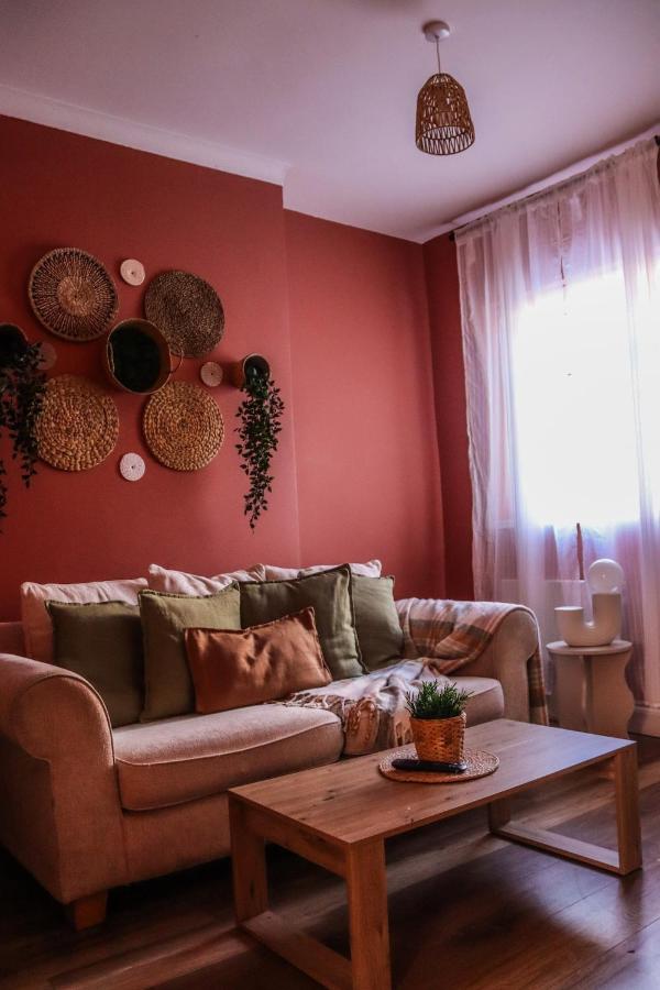 Cosy House-5 minutes walk to LFC-Free parking-WiFi - B&B Liverpool