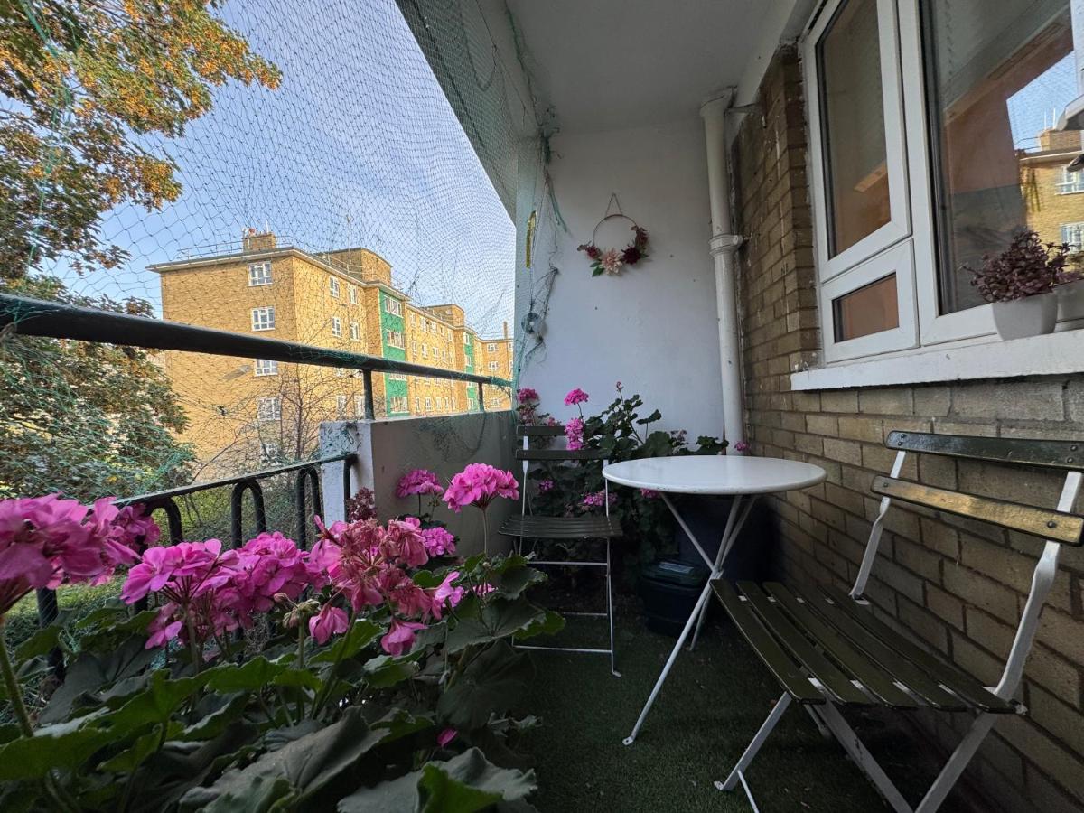 Central Camden 3-Bedroom Apartment with Balcony-Sleeps 8 - B&B London