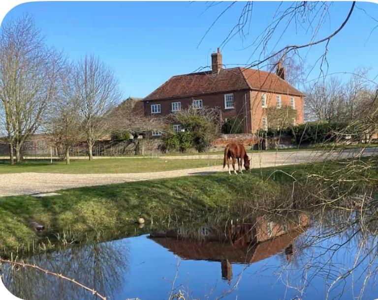 Bakers farm country house sleeps 18 grounds and seasonal heated pool - B&B Gosfield