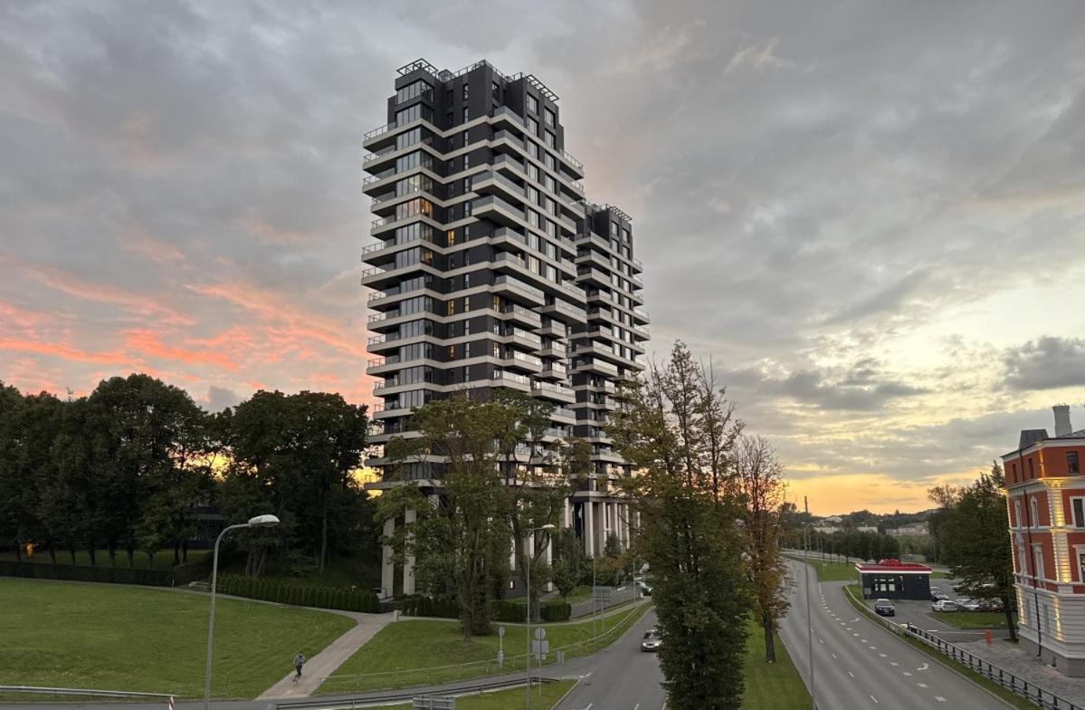 Sky & SPA Cinema Apartment - B&B Riga