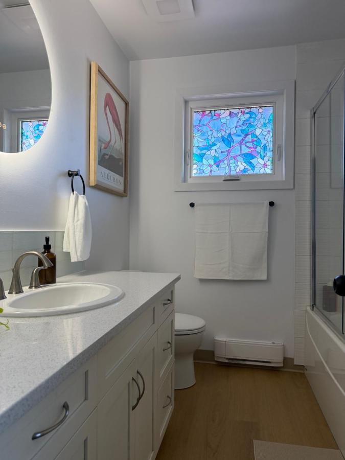 Holiday Collection - B&B Winnipeg