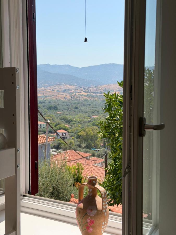 Bright Home in Historic Mithymna - B&B Míthymna