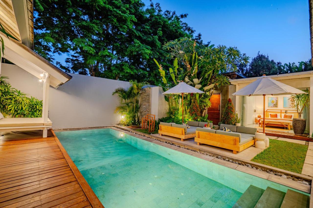 Tropicasa 2 by Bali Villa Solutions - Bed and Breakfast Seminyak