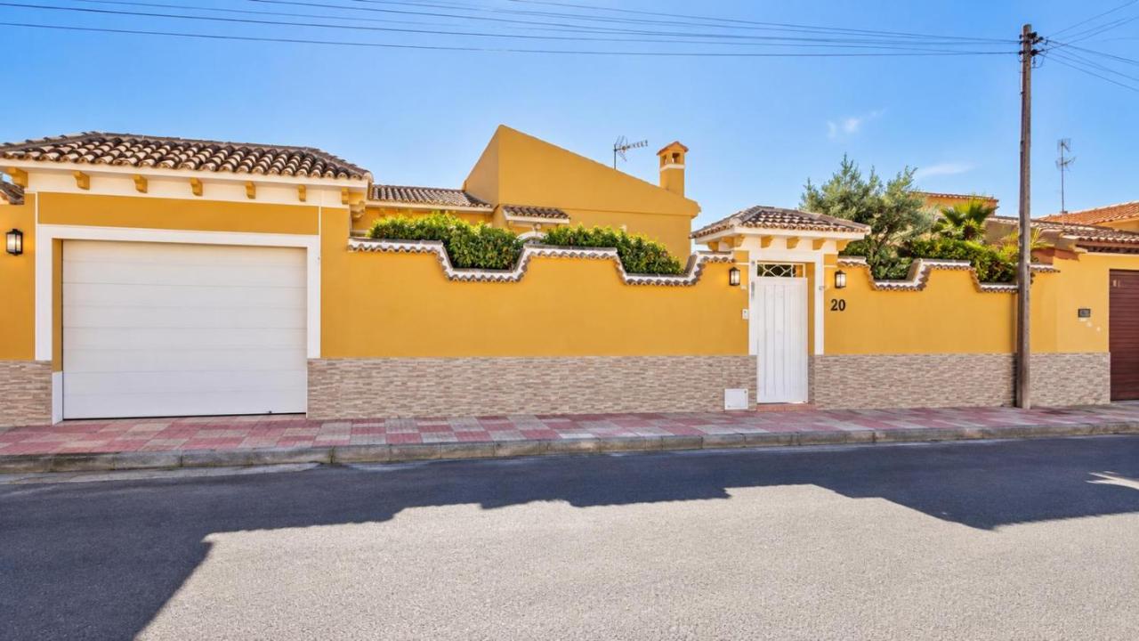 Agradable villa con piscina - Bed and Breakfast Torrevieja