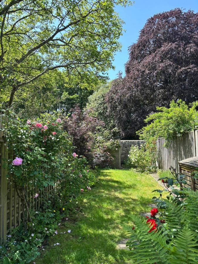 Cotswold terraced country townhouse - B&B Cirencester