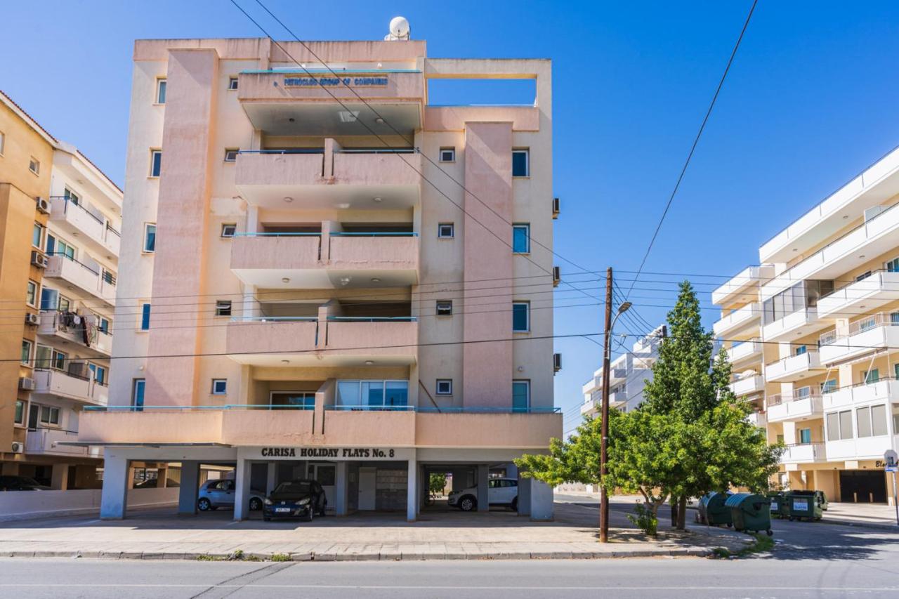 Calina - 3BR Apt W Pool & Balcony in Mackenzie - B&B Larnaka