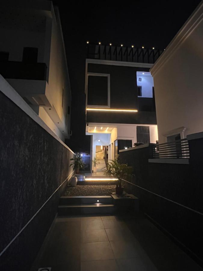 Citrine Apartments Ajah Lekki with gym WiFi Netflix Youtube - B&B Lekki
