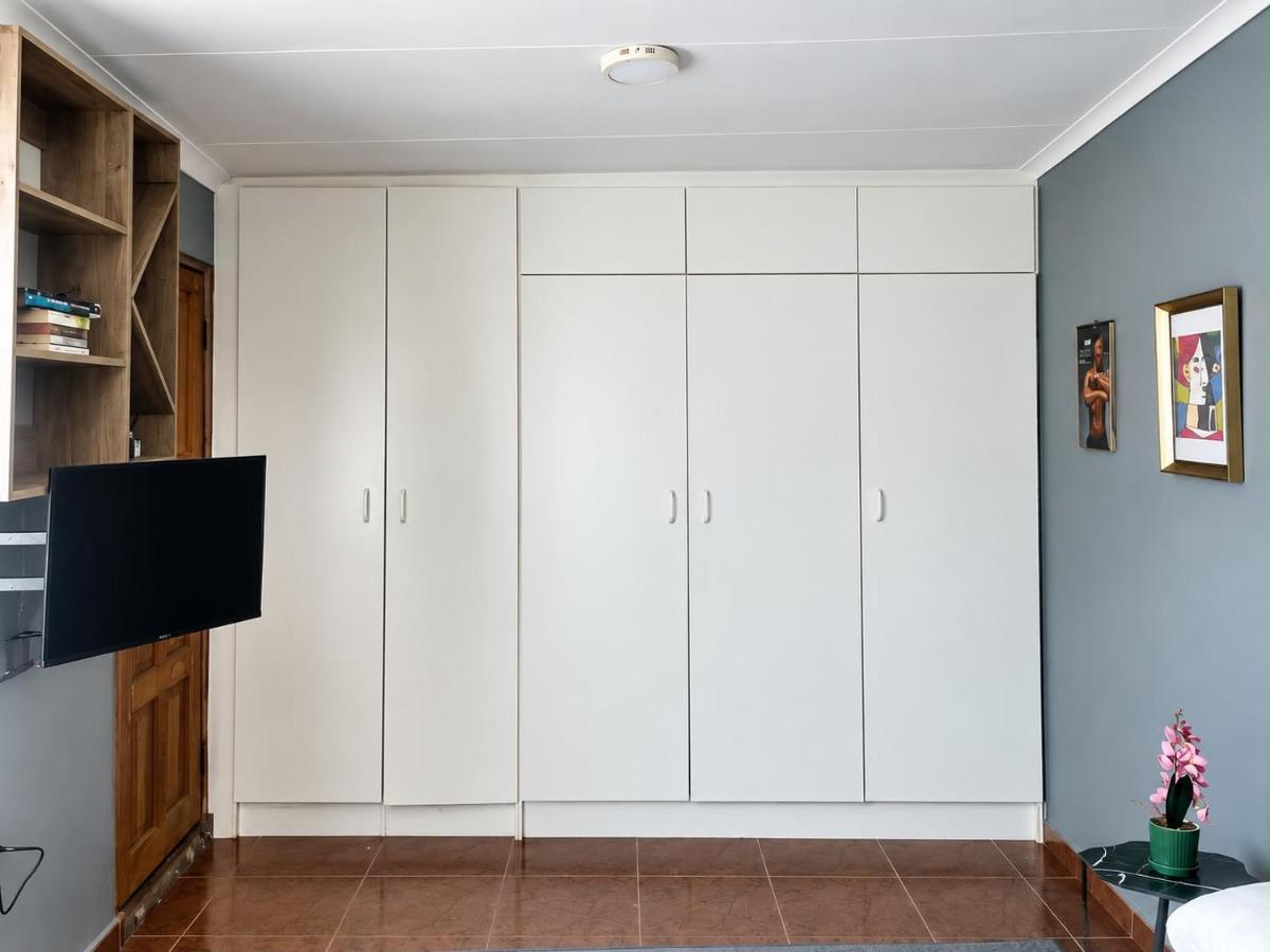 BnB on 99 - Bed and Breakfast Roodepoort