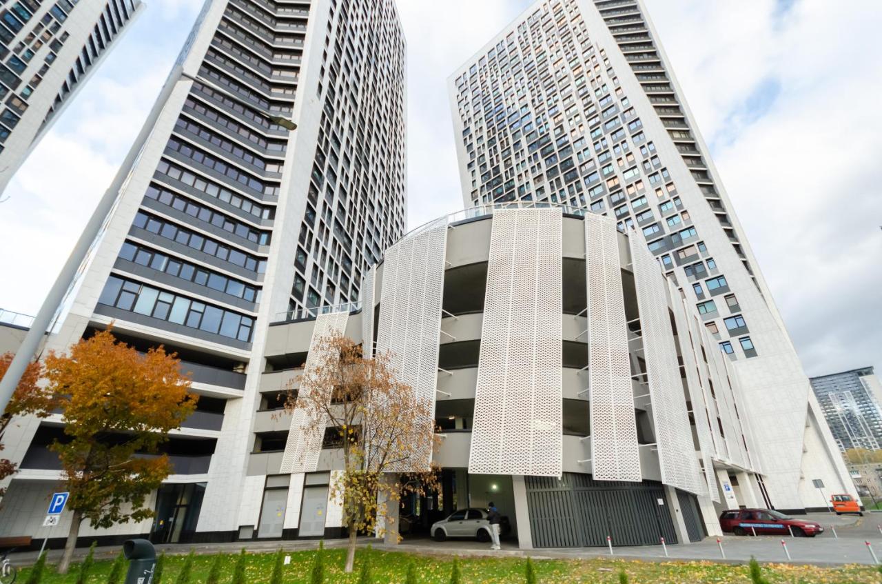 27-311 Manhattan, Beresteiskyi 11, Kyiv, Politekh metro nearby, fantastic city view, Petrovdim Apartment - B&B Kyiv