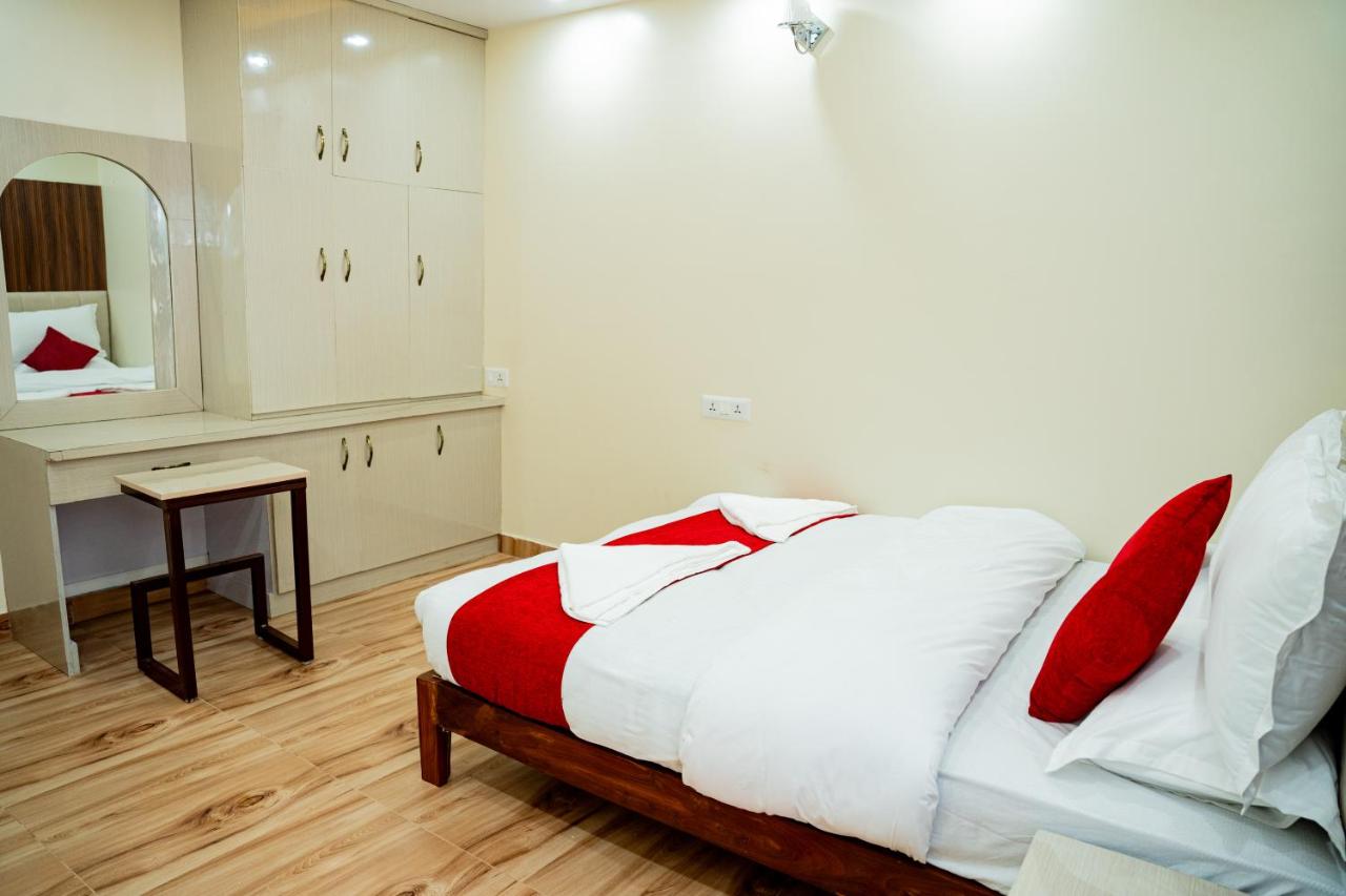 Tulasi Suites & Apartment - B&B Bagar