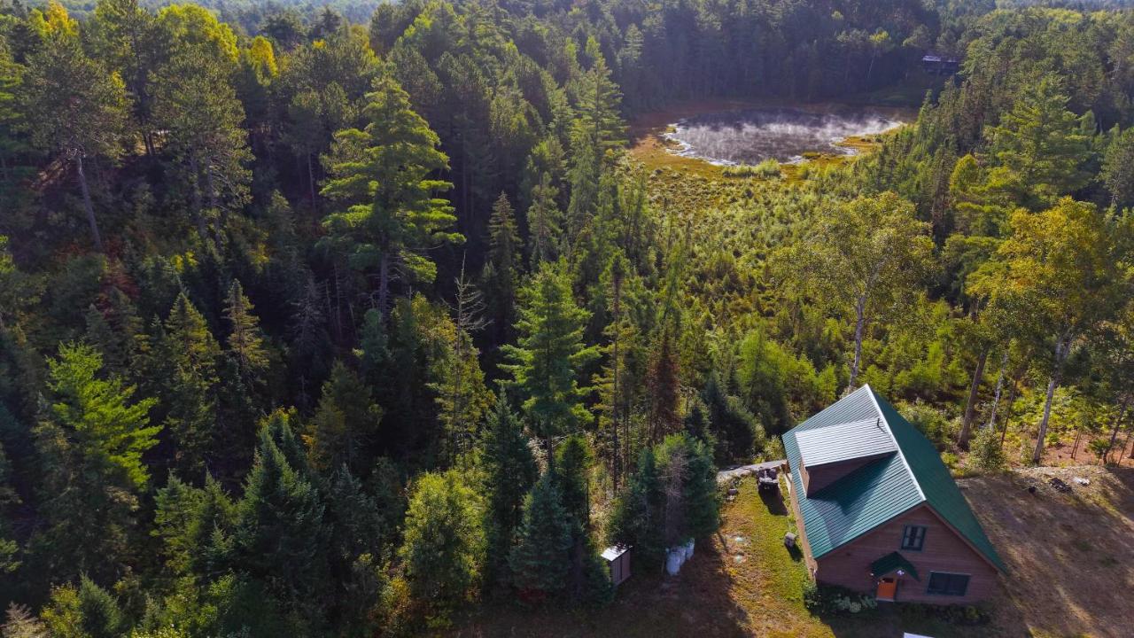 Eustis Cabin for 8, Pond View, Sugarloaf 20 Min! - Chambres d'hôtes Eustis