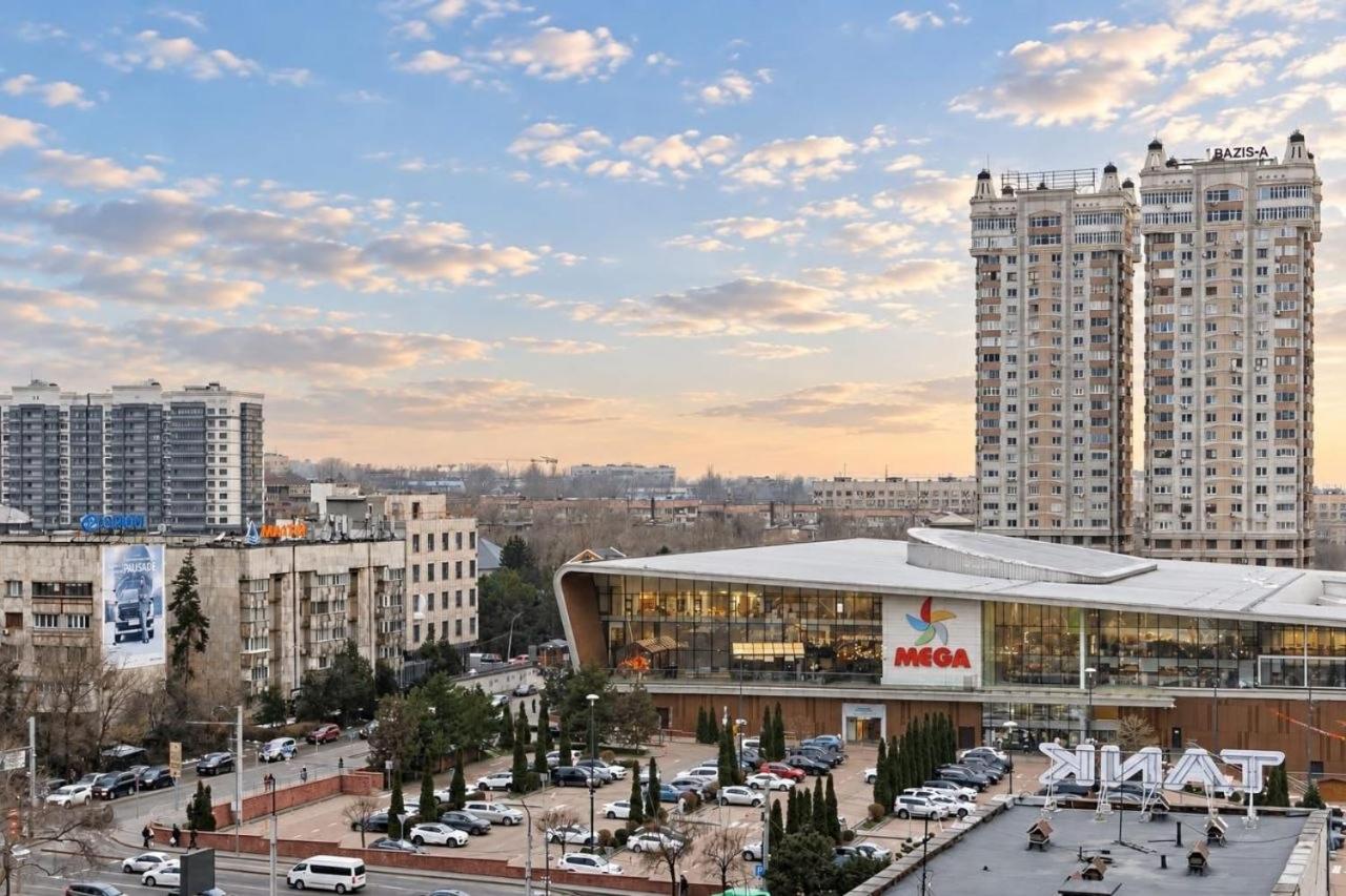 Braun, Mega 2 room apartment - Ferienwohnung Almaty
