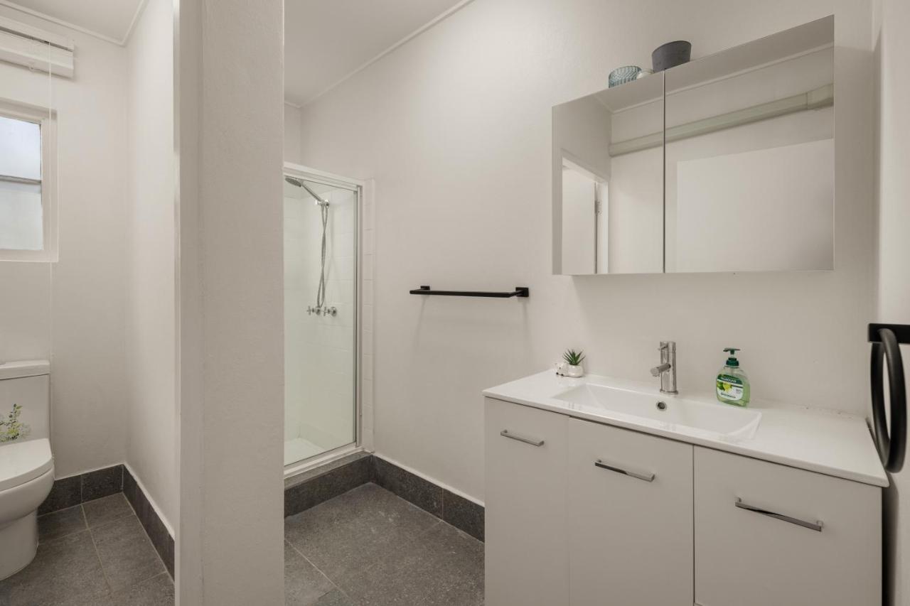Charming 2-Bed Near River & City - B&B Brisbane