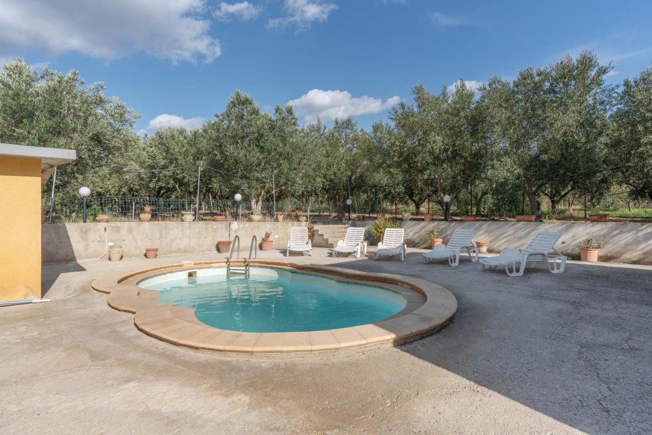 Villa Rosa Con Piscina - B&B Balestrate