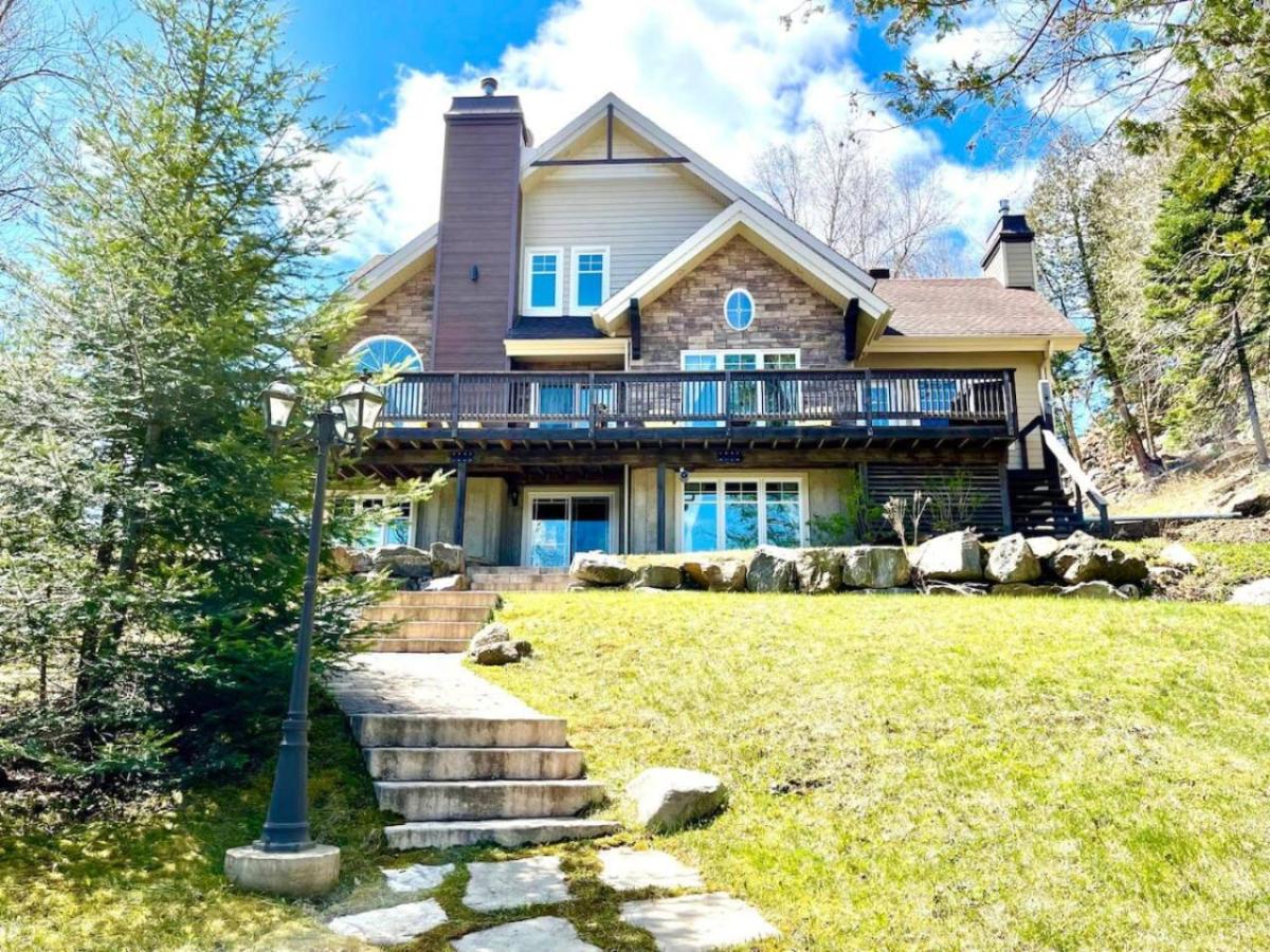 Waterfront - hot tub - Theatre - Mont-Tremblant - B&B La Minerve