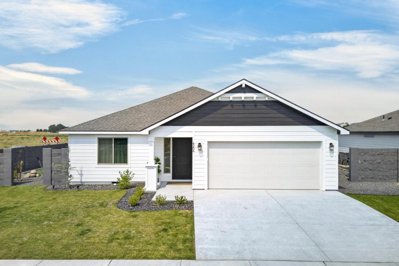 The Sunset Corner-3Bed, 2 Bath & A Fireplace Home - Bed and Breakfast Pasco