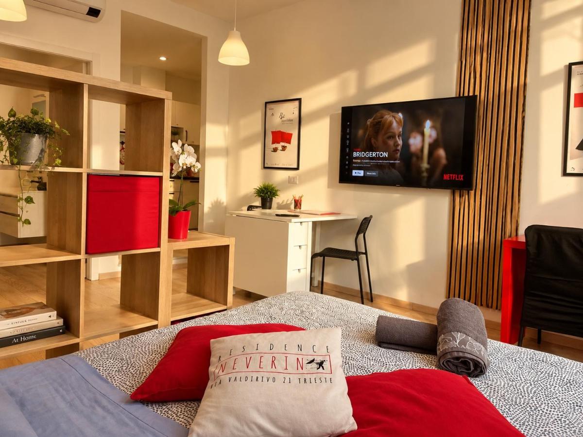 Residence Neverin Luxury Apartments-Private Garage - B&B Trieste