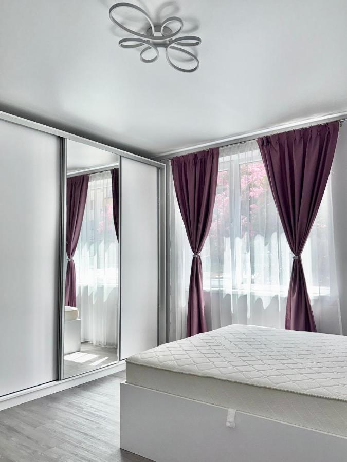 Sì Homes, Cozy Apartment, Covered Parking, Fast Wi-Fi - Chambres d'hôtes Plovdiv