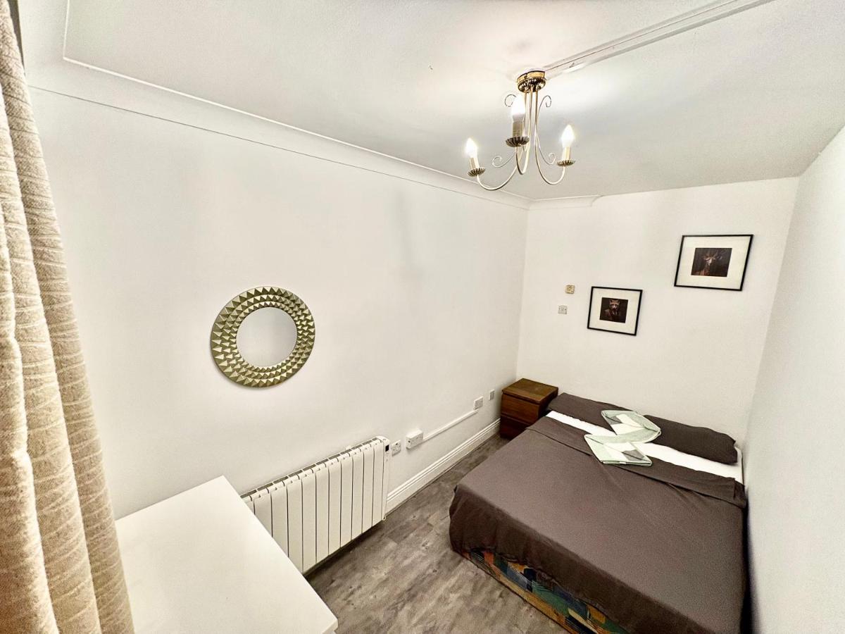 Double Private Room in a Cozy Apartment , Mountjoy Square - B&B Dublin