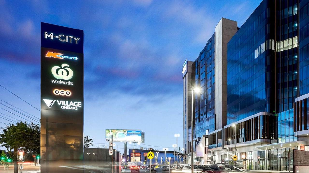 Stylish 2BR at MCity with Parking and Private Balcony - B&B Clayton North