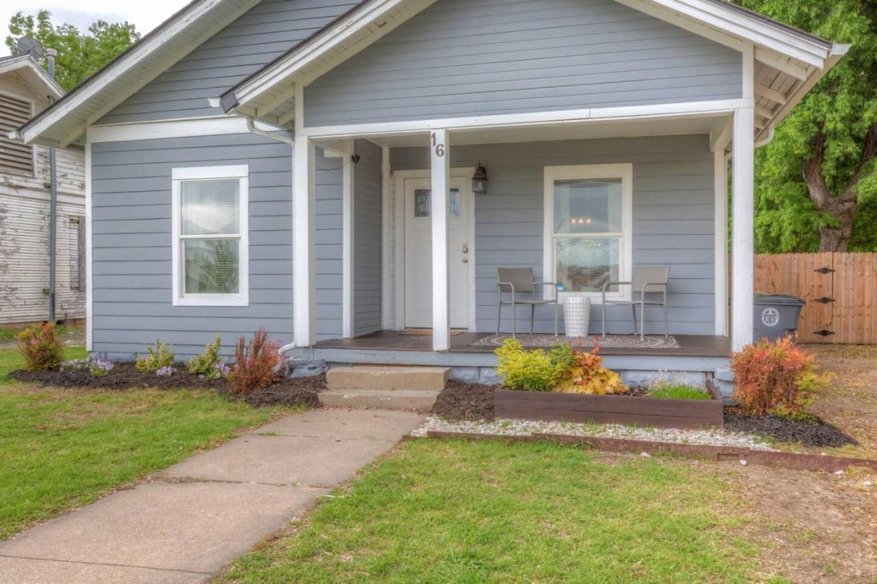 Pet-Friendly Boho Bungalow | Near Expo & TU - Ferienwohnung Tulsa