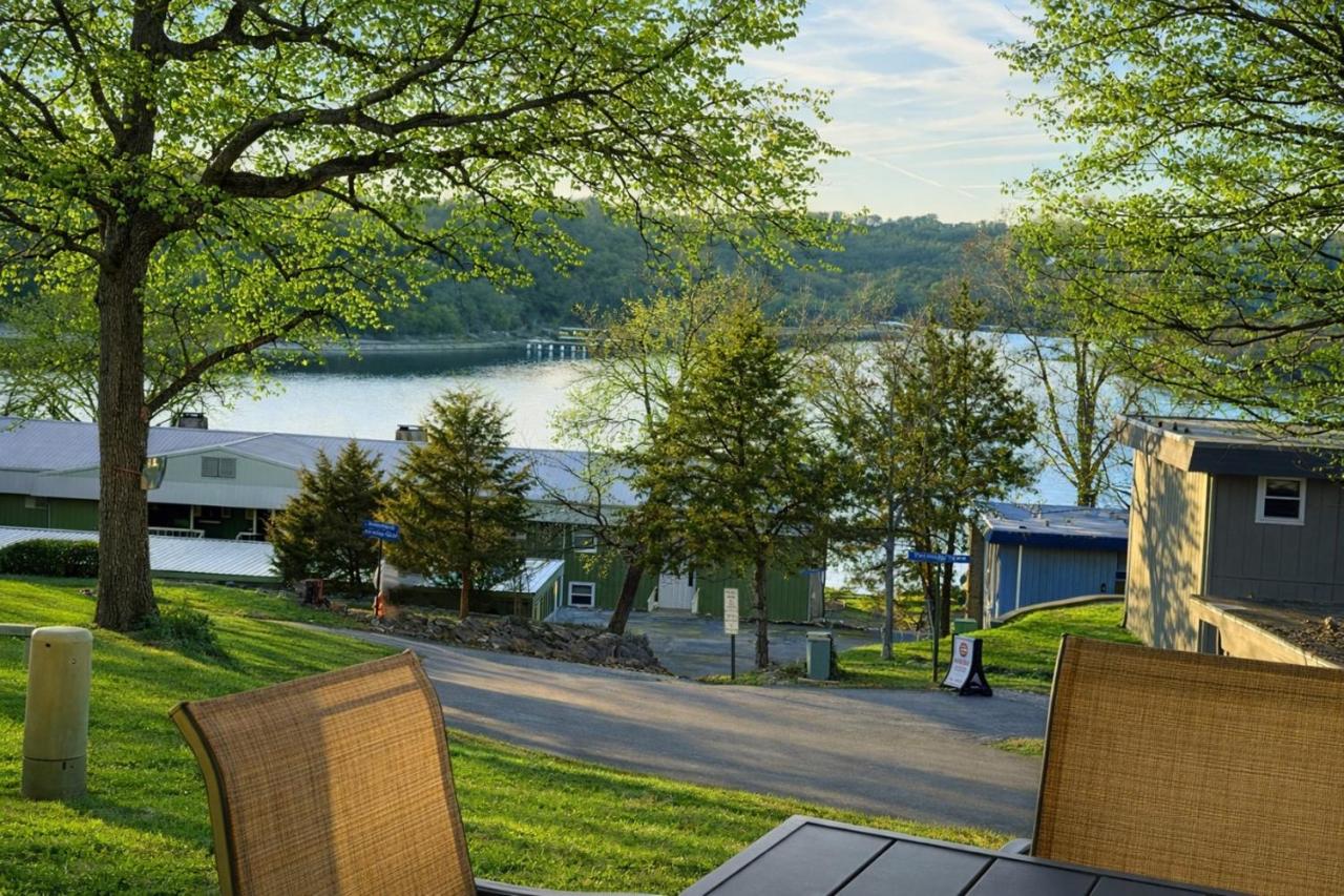 Splash and Stay at Kimberling Crossing - B&B Kimberling City