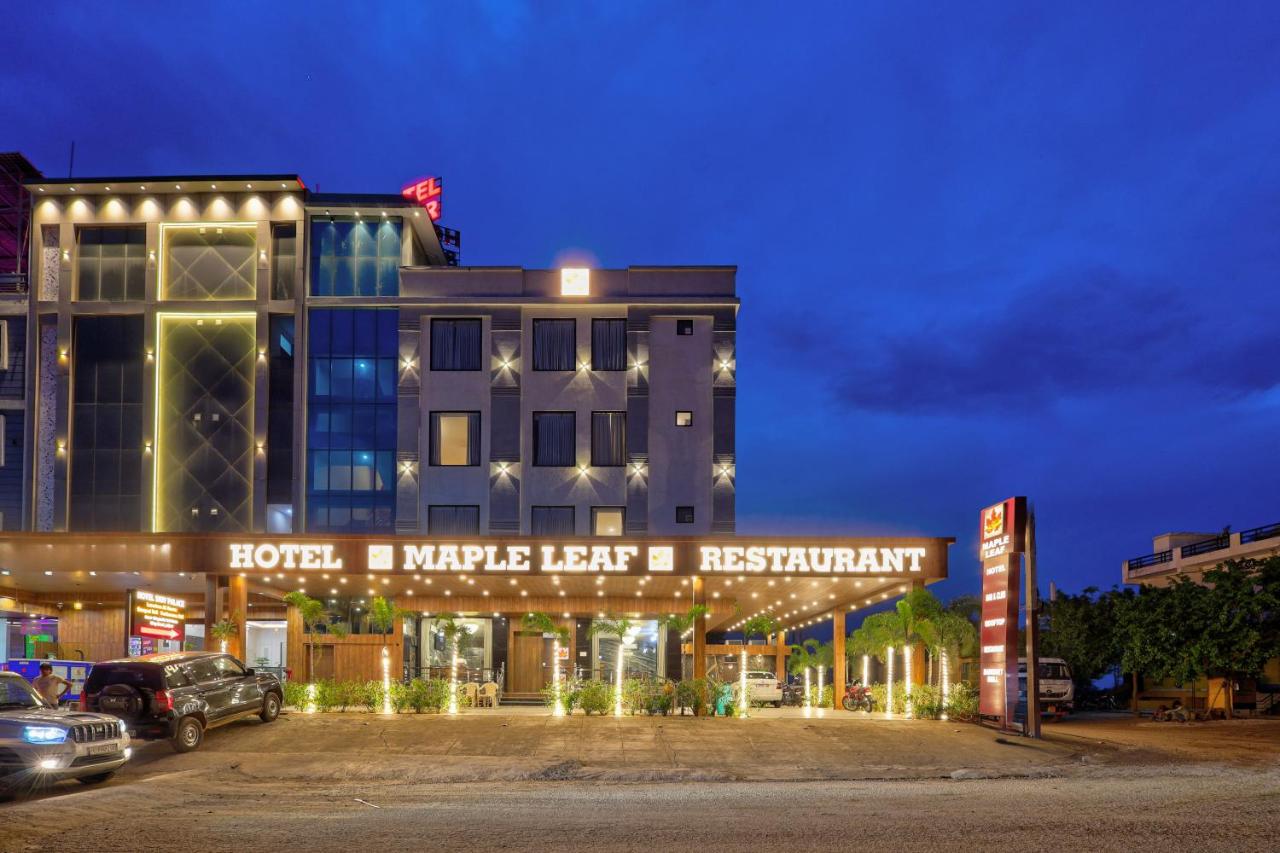 HotelMaple Leaf Newly Built With Luxury Restaurant Near Khatipura Railway Station - Chambres d'hôtes Jaipur