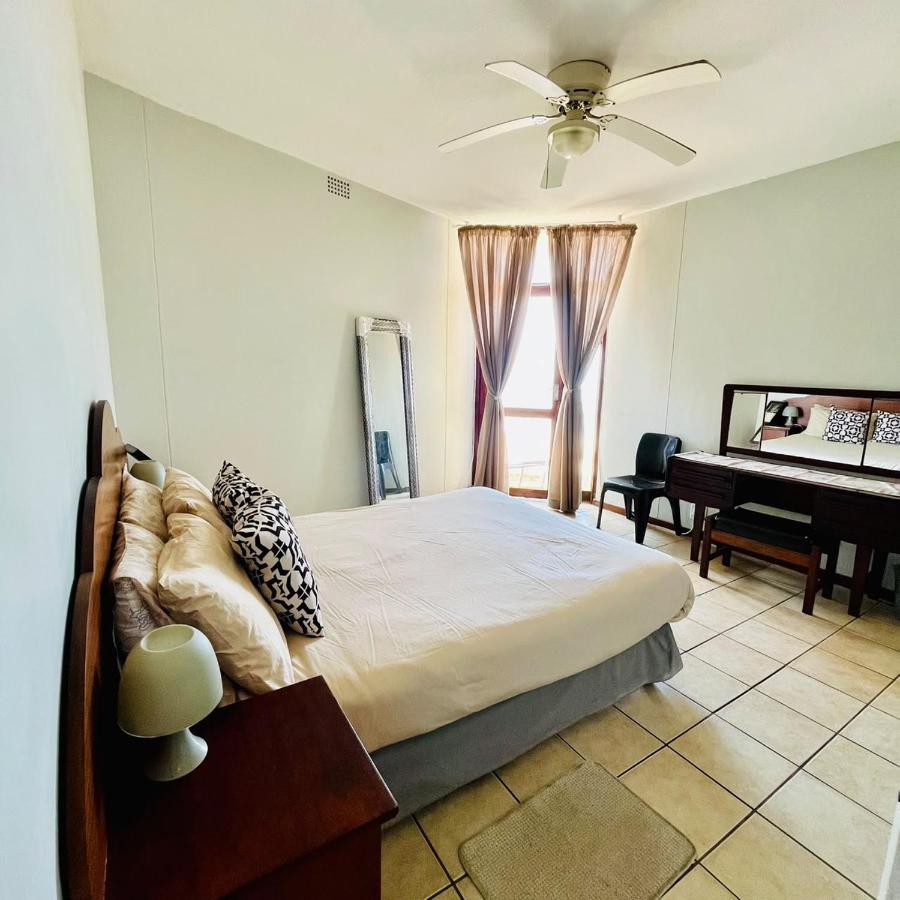Sandside Suites on 805 Albatros - B&B eManzimtoti