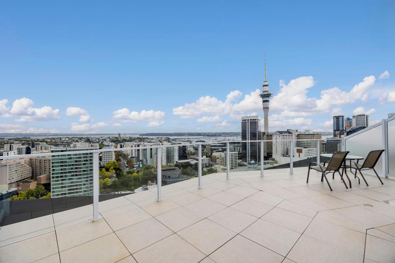 Top Floor Loft 2BR 2BA Sky Tower & Sea Views - B&B Auckland