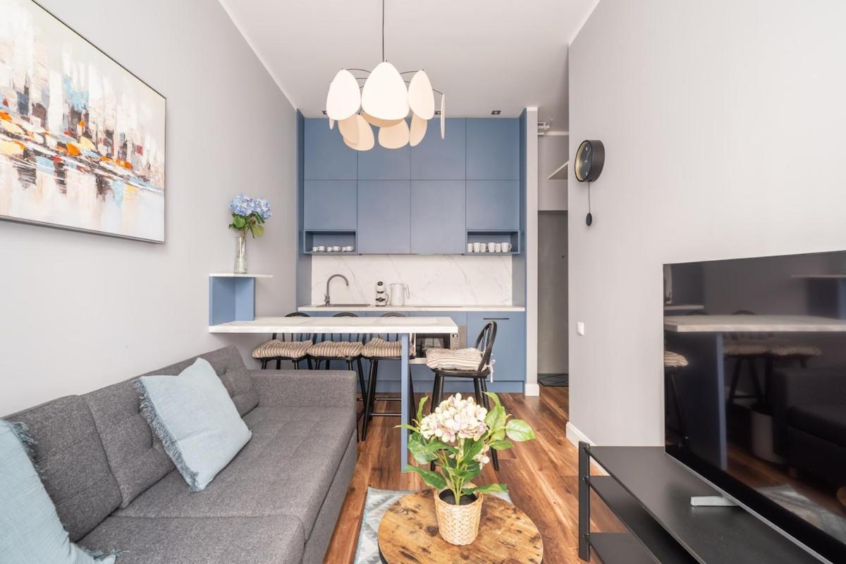 M14 - Heart of Riga, 2 Bedrooms, Premium Design - by Innorental - B&B Riga