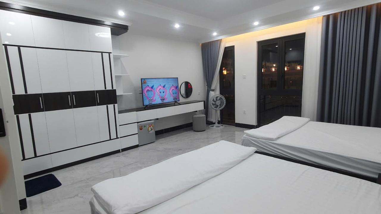 Aurion Homestay - Câu cá, View sân Golf và View trực diện pháo hoa Quảng trường - Golf course view & European Square fireworks view - B&B Haiphong