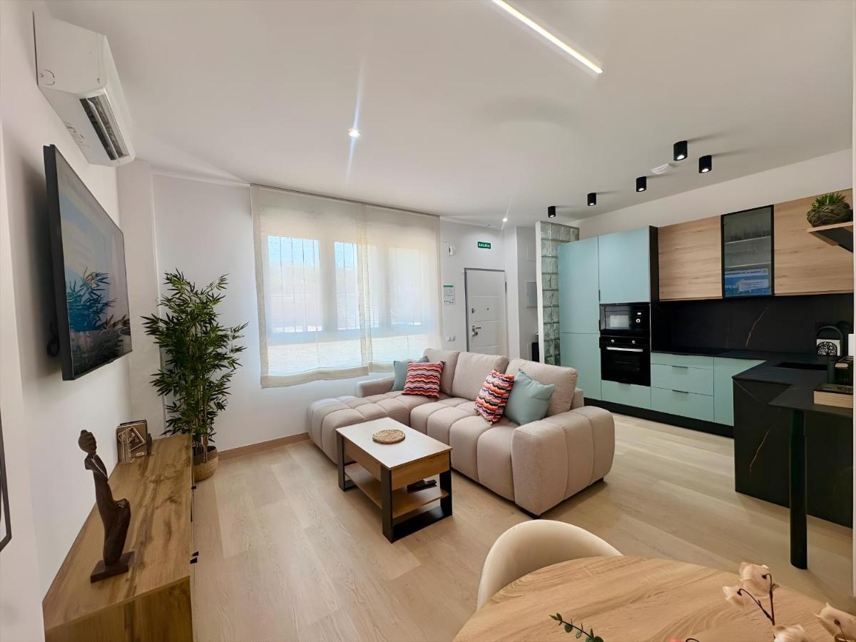 Suite Metropolitano Airport Madrid Canillejas - B&B Madrid