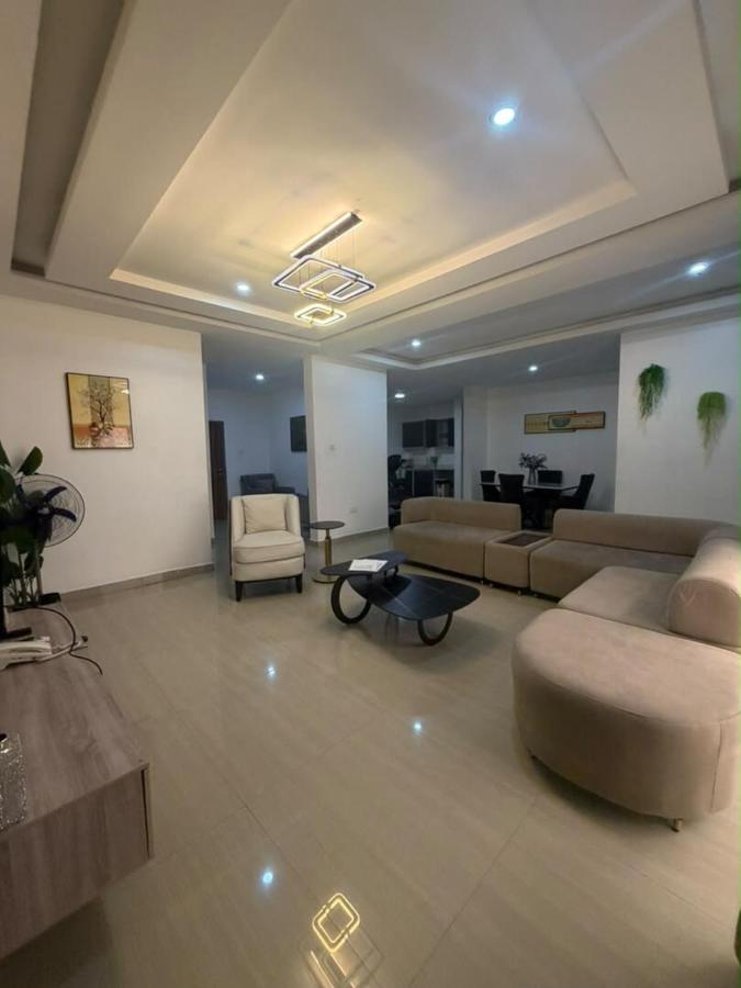 Max Sunstone - Spacious 2 bedroom in Lekki - B&B Mama