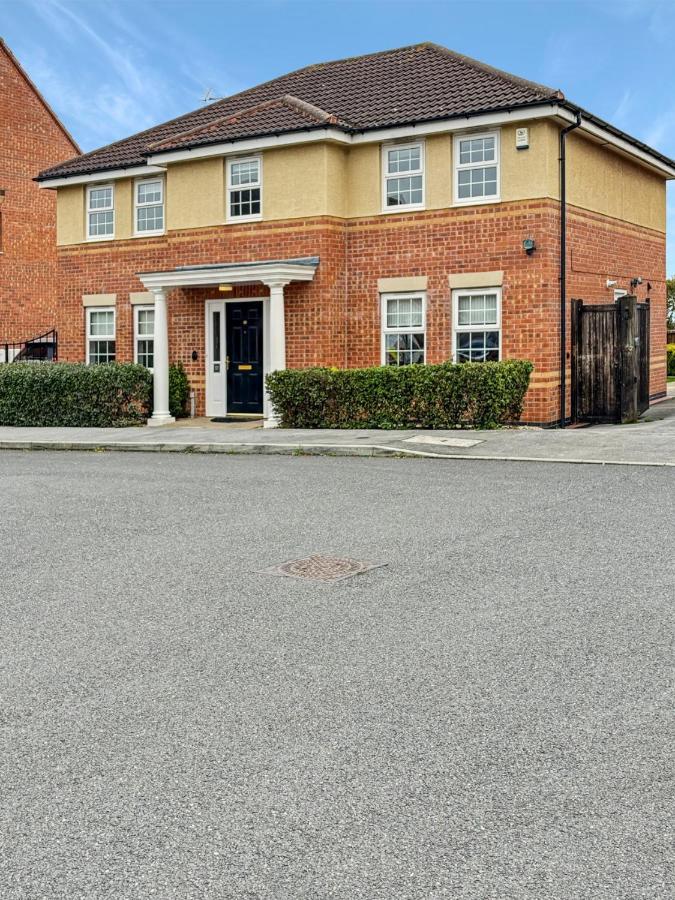 Large 5 Bedroom 3.5 Bathroom house garden/driveway hot tub - B&B Claypole