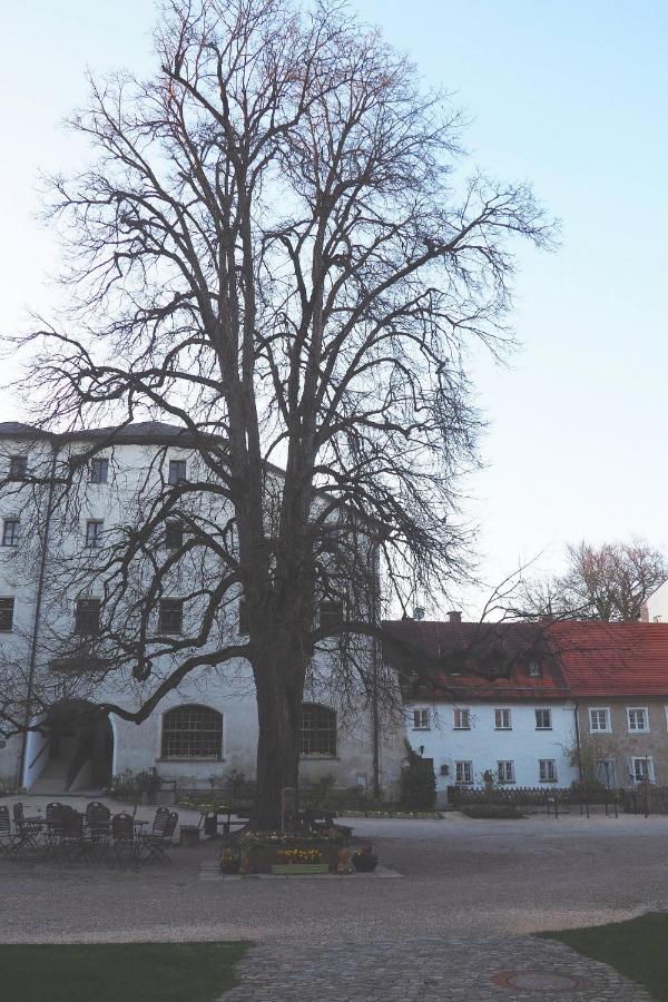 BurgVier Suite in der Burg - B&B Tittmoning