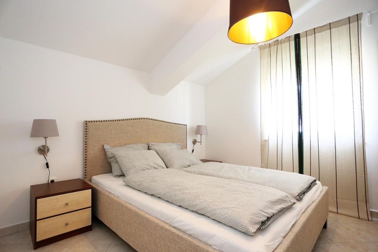 Comfort One-Bedroom Apartment with Sea View 