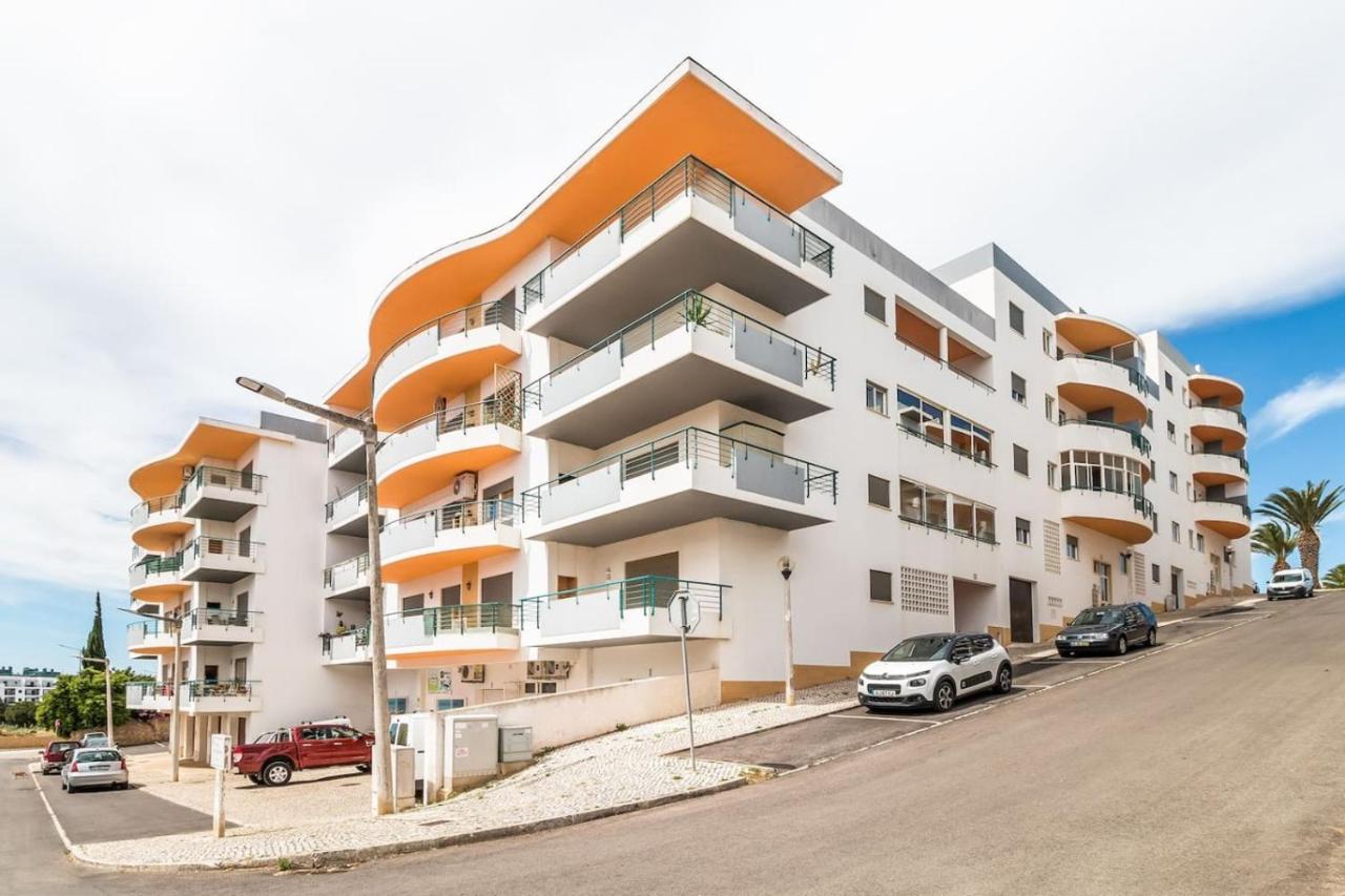 Casa da Galé | Meia Praia, Balcony & AC - Chambres d'hôtes Lagos