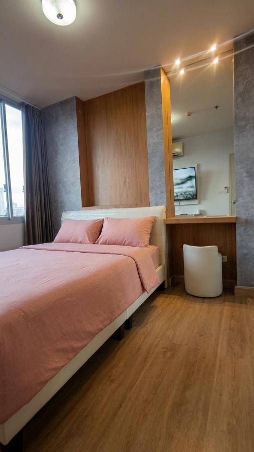 Soft bed,2TVs,many resto shops - Chambres d'hôtes Udon Thani