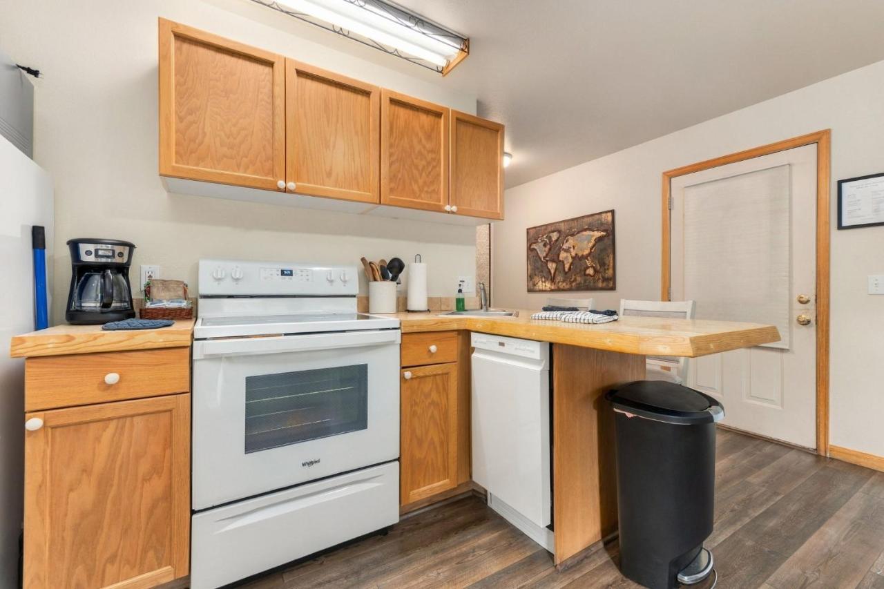 Creekside Suites 16 by Estes Park Condos - B&B Estes Park