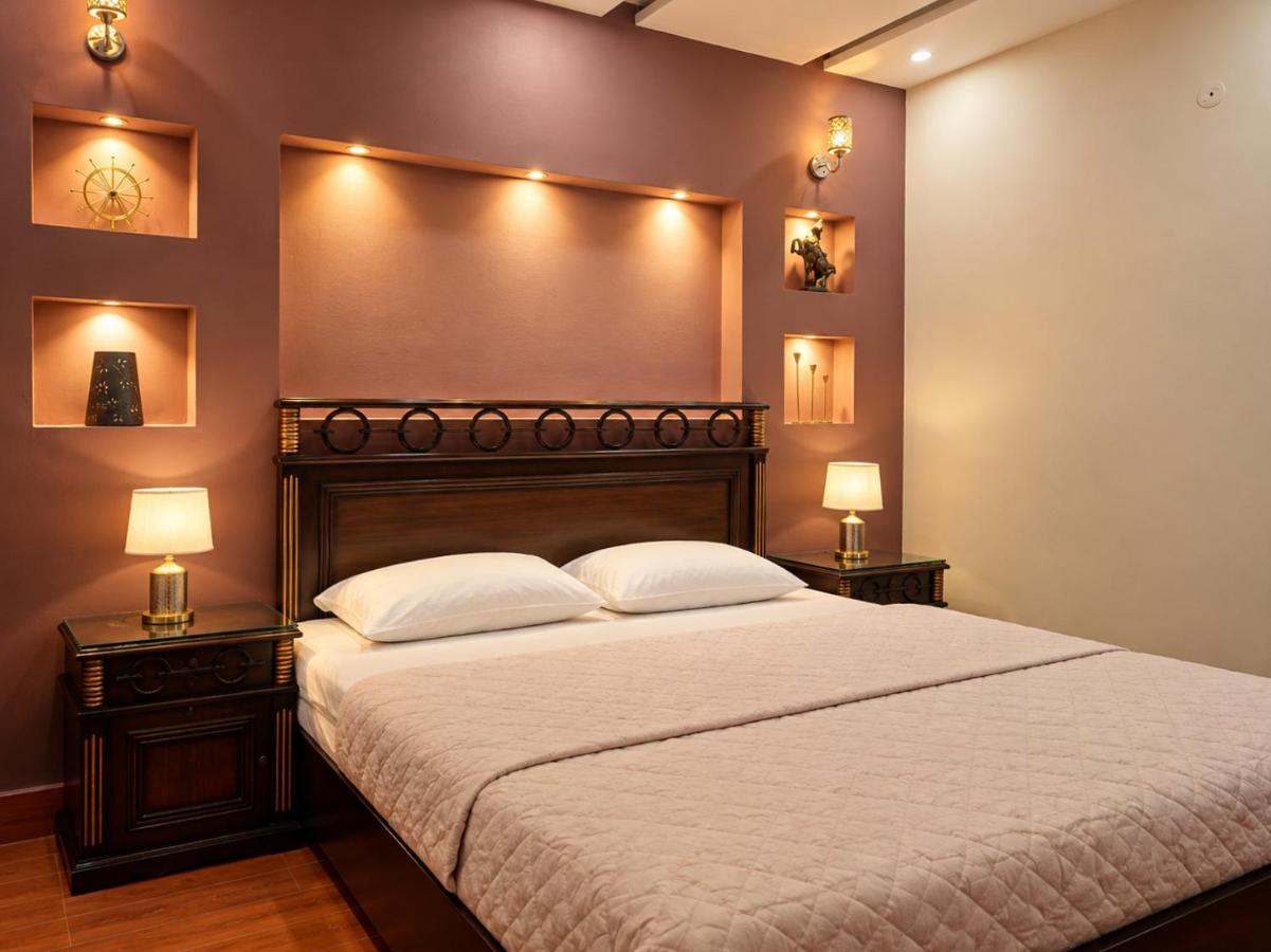 Pine Stay Premium 3 Bedroom Furnished Family Home - B&B Lahore