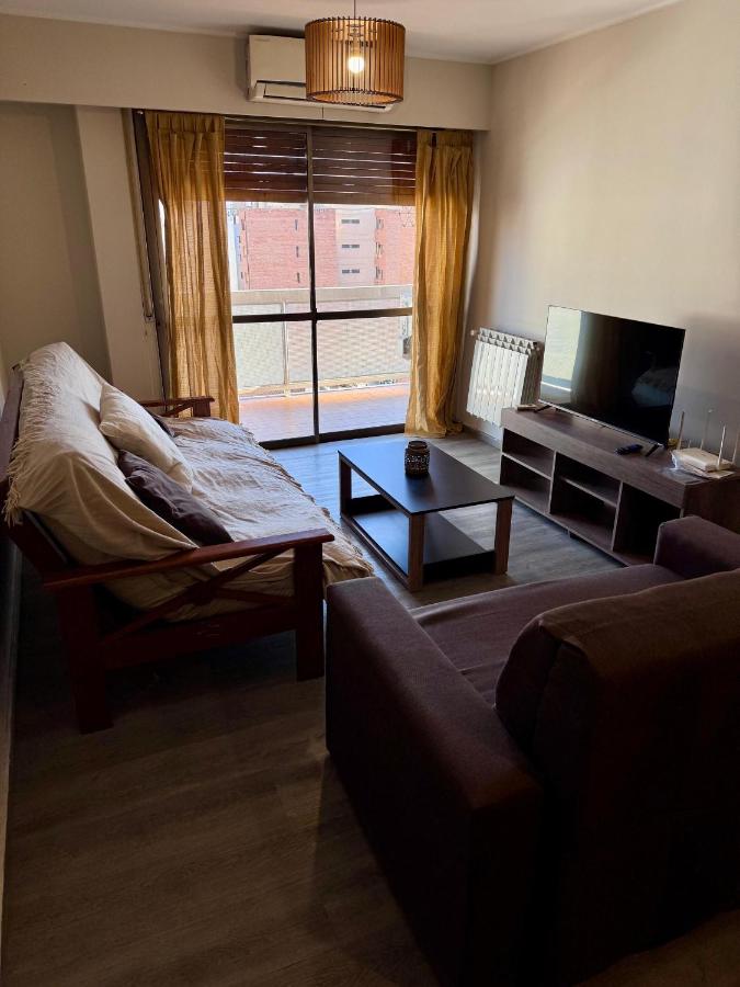 Dpto zona Shopping PATIO OLMOS con balcón - Chambres d'hôtes Córdoba