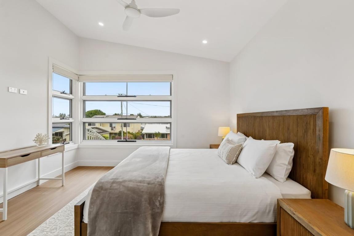 The Boat House - Designed for coastal adventures - B&B Coffs Harbour