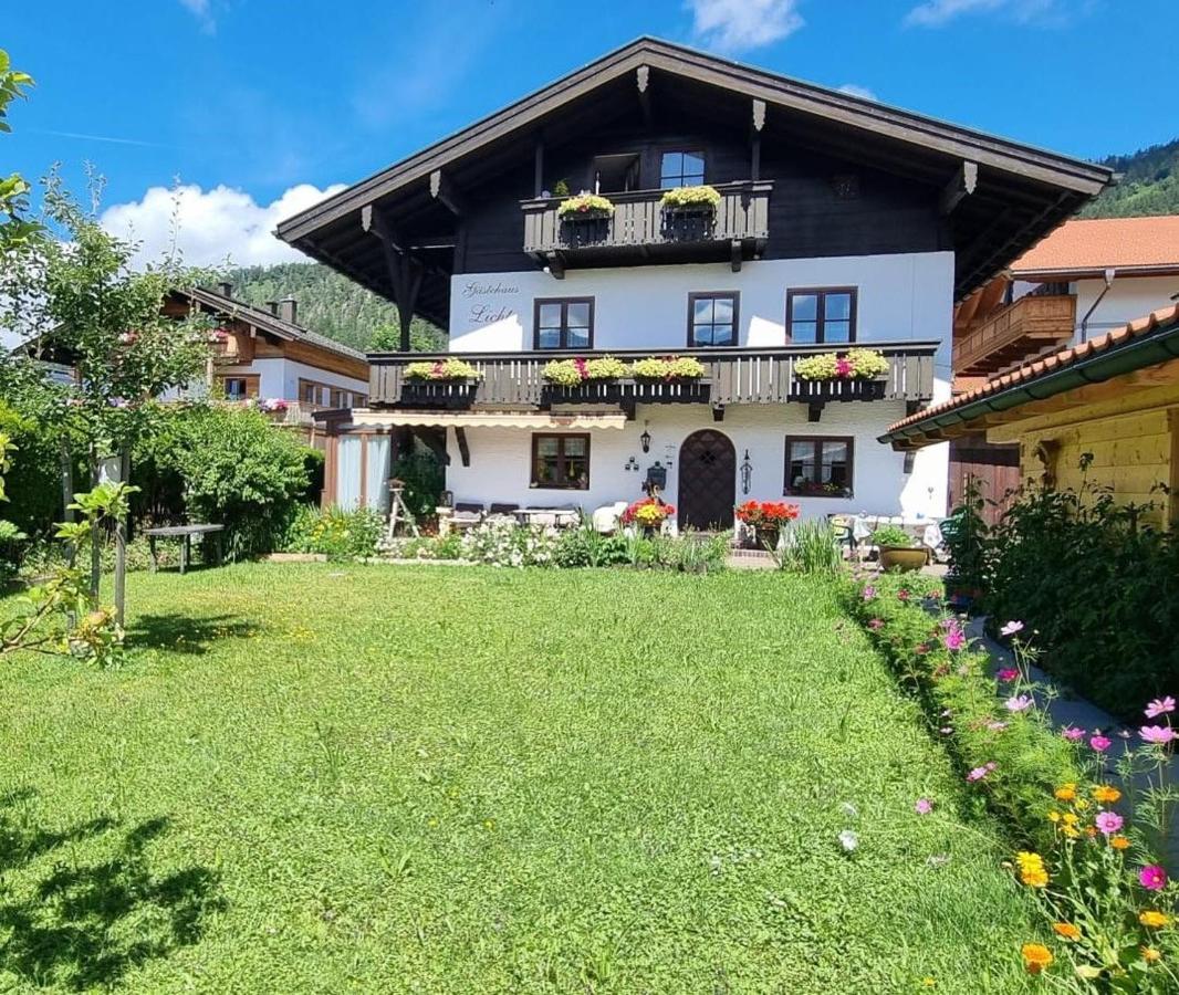 Apartment mit Balkon