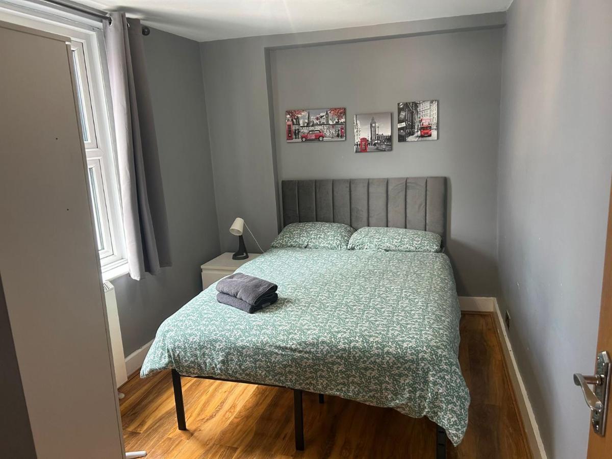 Lovely 2 Bedrooms apartment - B&B London