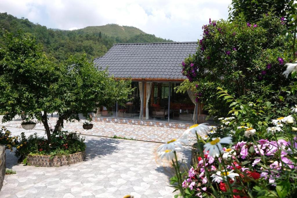 Sapawine Homestay - Bed and Breakfast Sa Pa