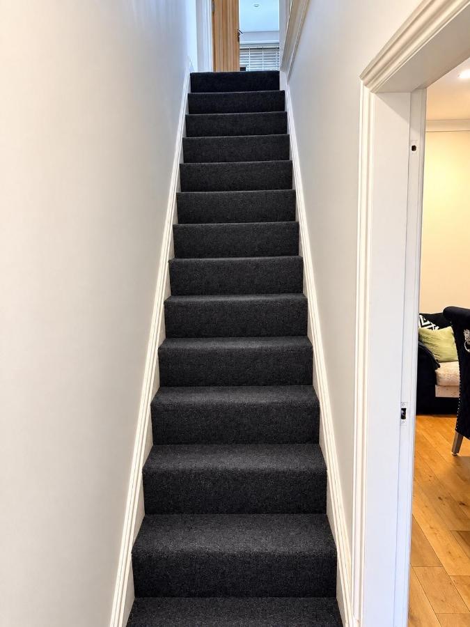 Salford Manchester Large 4 Bed Sleeps 7 - B&B Mánchester
